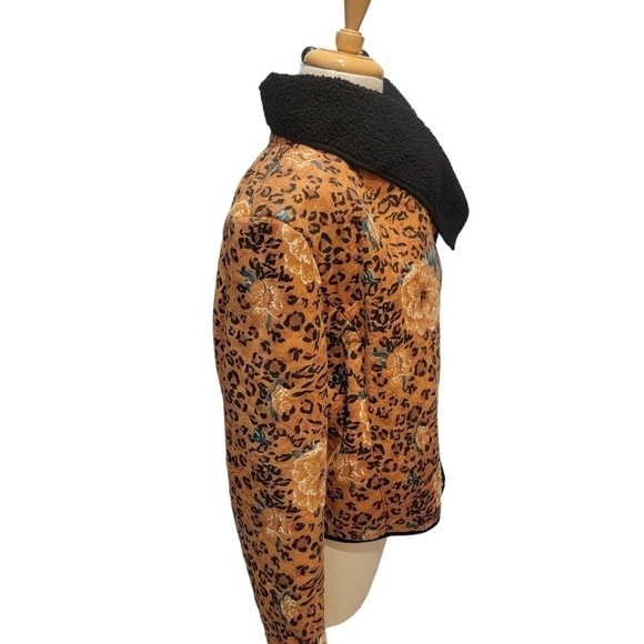 MINKPINK Leopard floral Sherpa Jacket size large - Picture 3 of 11